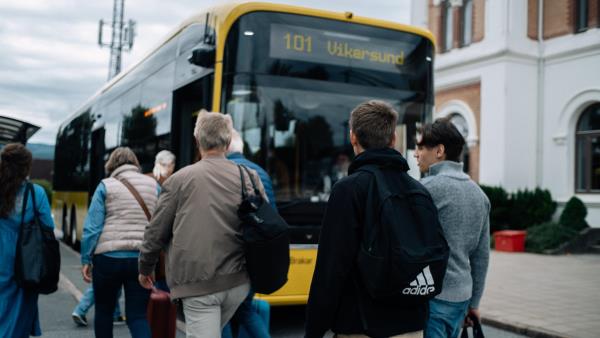Lenke til artikkel: Knallbra reisetall for Brakar