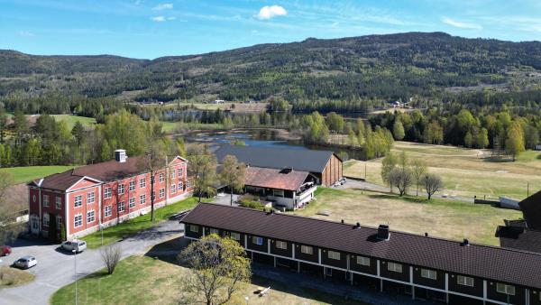 Lenke til artikkel: Fylkesordføreren ber staten sikre videre drift av Numedal folkehøgskole 