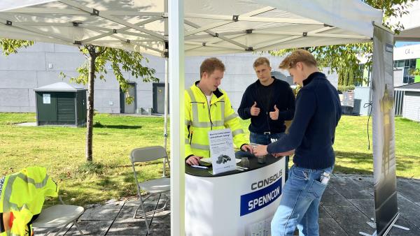 Lenke til artikkel: Vellykket yrkesmesse for Bygg- og anleggsteknikk