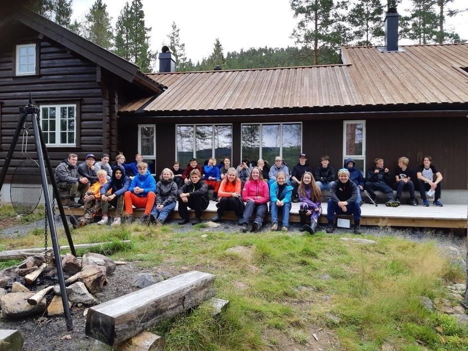 Vg1 har tverrfaglig prosjekt i naturfag, geografi og kroppsøving med overnattingstur til Pråmvika. - Klikk for stort bilde
